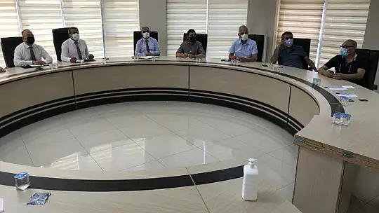 Elazığ'da pandemi ve aşılama konulu istişare toplantısı düzenlendi