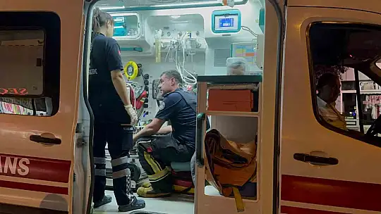 Elazığ'da pansiyon yangını: 2 itfaiye personeli dumandan etkilendi