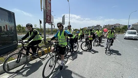 Elazığ'da pedallar bağımlılıktan uzak nesiller için çevrildi
