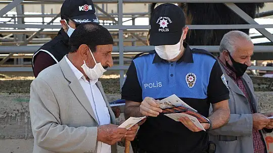 Elazığ'da polis, kurban pazarında sahte para uyarısı yaptı