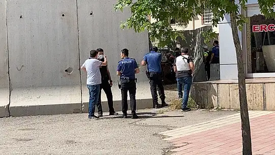 Elazığ'da polis merkezine tüfekle gelen şahıs ikna yöntemiyle gözaltına alındı