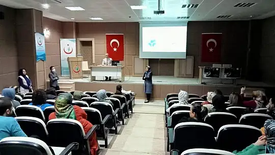 Elazığ'da sağlık personeline yenidoğan tarama eğitimi verildi