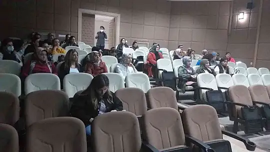 Elazığ'da sağlık personeline yenidoğan tarama eğitimi verildi