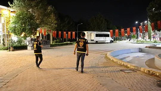 Elazığ'da şampiyonluk kutlamaları balkonlardan yapıldı