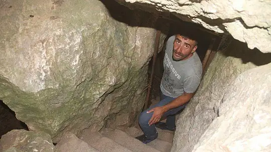 Elazığ'da serinleten mekan 'Buzluk Mağarası'