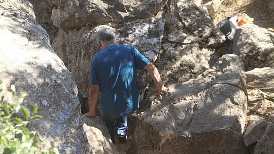 Elazığ'da serinleten mekan 'Buzluk Mağarası'