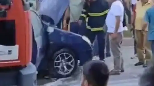 Elazığ'da seyir halindeki otomobil alev aldı