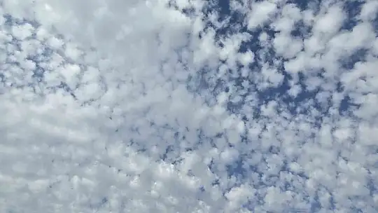 Elazığ'da sirrokümülüs bulutları görsel şölen sundu