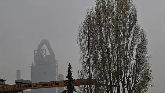 Elazığ'da sis etkili oldu, kent bulutlar altında kaldı