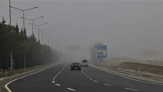 Elazığ'da sis etkili oldu, kent bulutlar altında kaldı