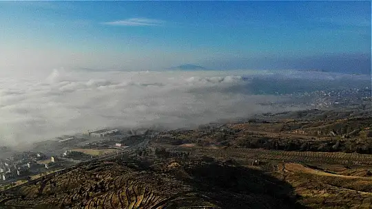 Elazığ'da sis etkili oldu, kent bulutlar altında kaldı