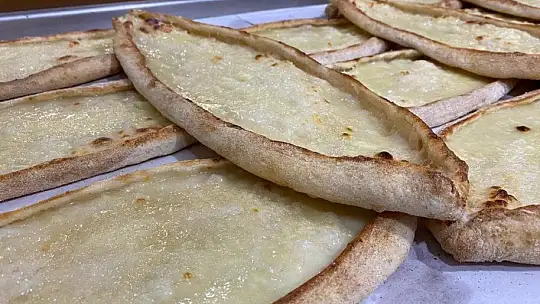 Elazığ'da sofraların vazgeçilmez lezzeti 'Peynirli Ekmek'