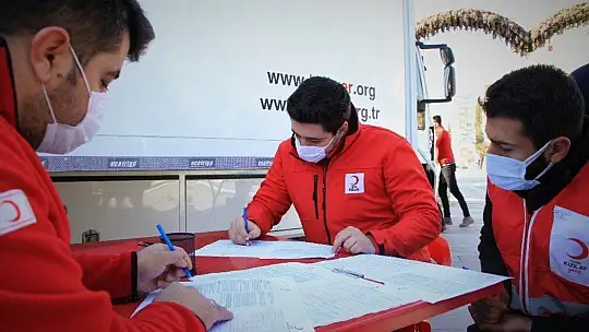 Elazığ'da sokağa çıkma kısıtlamasında 80 gönüllü kan verdi