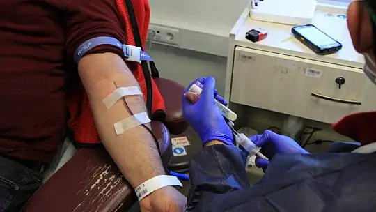 Elazığ'da sokağa çıkma kısıtlamasında 80 gönüllü kan verdi
