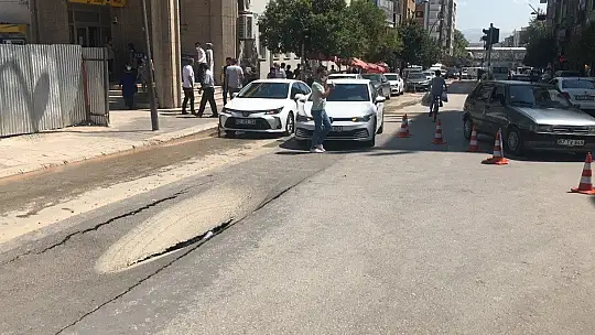 Elazığ'da su borusunun patladı