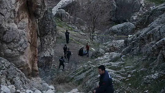 21 yaşındaki genç Harput Kalesi'nin arkasındaki kayalıklarda ölü olarak bulundu