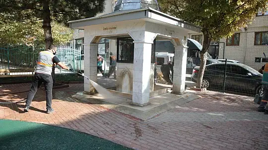 Elazığ'da temizlik çalışmaları sürüyor