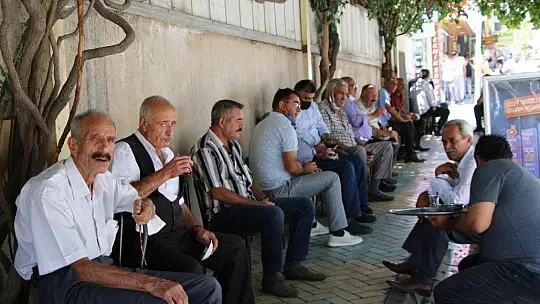 Elazığ'da termometreler 40 dereceyi gösterdi..