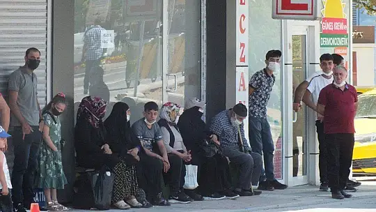 Elazığ'da termometreler 47 dereceyi gösterdi, caddeler boş kaldı