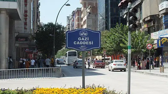 Elazığ'da termometreler 47 dereceyi gösterdi, caddeler boş kaldı