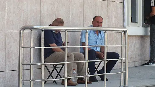 Elazığ'da termometreler 47 dereceyi gösterdi, caddeler boş kaldı