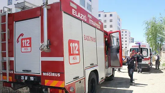 Elazığ'da toprak altında kalan 2 işçi kurtarıldı
