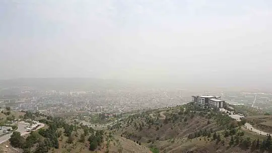 Elazığ'da toz taşınımı etkili oldu