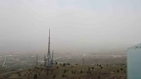 Elazığ'da toz taşınımı etkili oldu