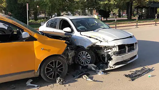Elazığ'da trafik kazası: 2 yaralı