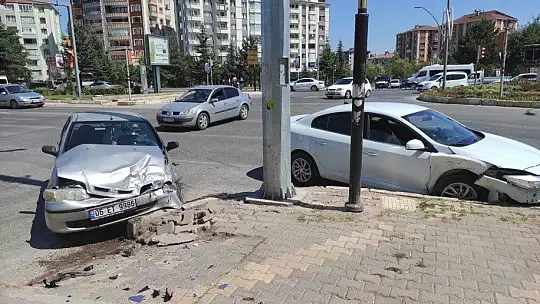 Elazığ'da trafik kazası: 2 yaralı