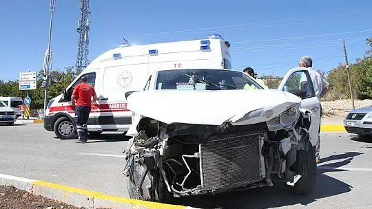 Elazığ'da trafik kazası: 2 yaralı
