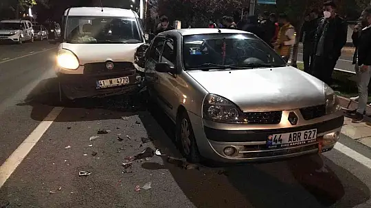 Elazığ'da trafik kazası: 2 yaralı