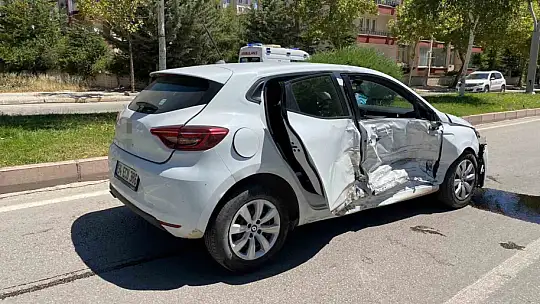 Elazığ'da trafik kazası: 2 yaralı