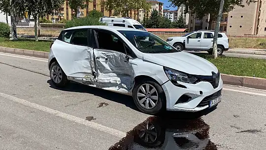 Elazığ'da trafik kazası: 2 yaralı