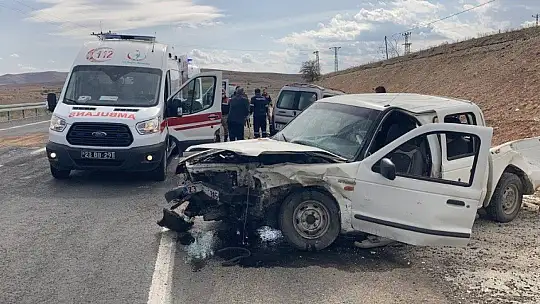 Elazığ'da trafik kazası: 4'ü çocuk 8 yaralı