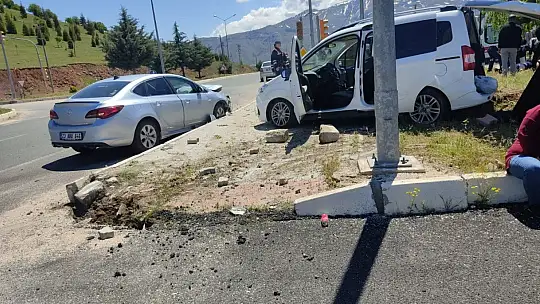 Elazığ'da trafik kazası: 5 yaralı