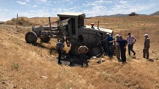 Tren, İş Makinesine Çarptı