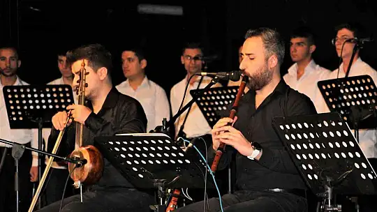 Elazığ'da Türk Halk Müziği Konseri mest etti
