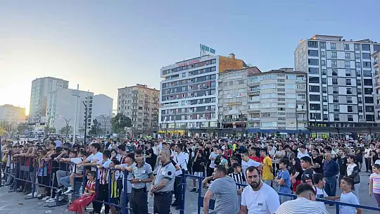 Elazığ'da Türkiye-Portekiz maçı için dev ekran kuruldu