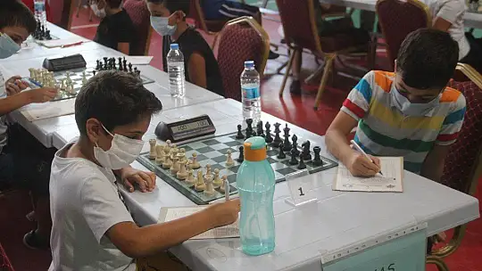 Elazığ'da Türkiye Yıldızlar ve Çocuklar Satranç Turnuvası başladı