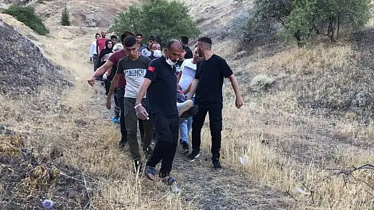 Elazığ'da uçurumdan düşen genç yaralandı