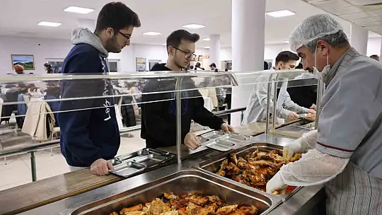 Elazığ'da üniversite öğrencilerine ücretsiz iftar veriliyor