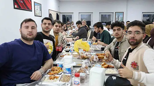 Elazığ'da üniversite öğrencilerine ücretsiz iftar veriliyor