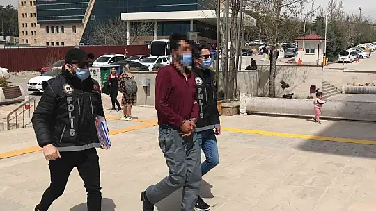 Elazığ'da uyuşturucu satarken suçüstü yakalanan şüpheli adliyeye sevk edildi