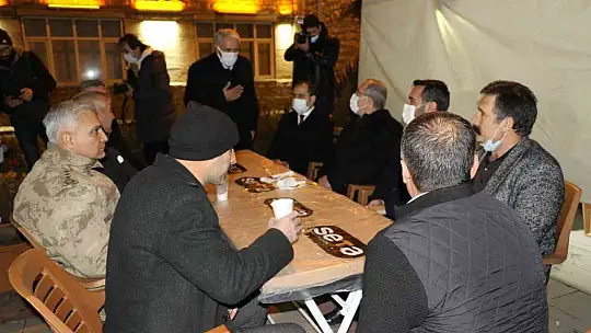 Elazığ'da Valilikten vatandaşlara çorba ikramı