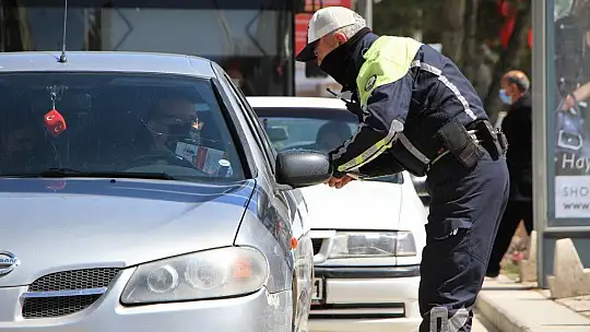Elazığ'da vatandaşın protokolle diyaloğu herkese kahkaha attırdı
