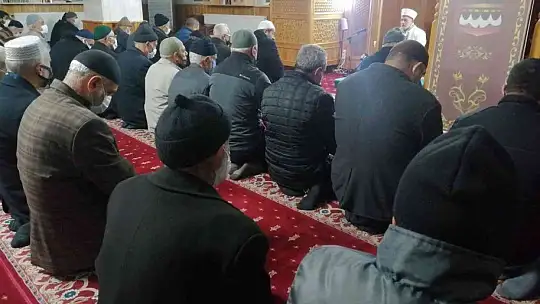 Vatandaşlar sabah namazında buluştu