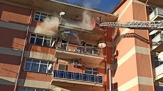 Elazığ'da yangın, 6 kişi dumandan etkilendi