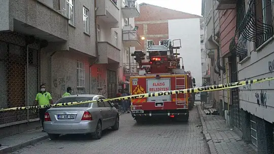 Elazığ'da yangında 3 kişi dumandan etkilendi