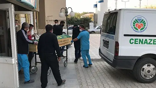 Elazığ'da yangında ölen 2 kardeş, tek tabutta son yolculuğuna uğurlandı